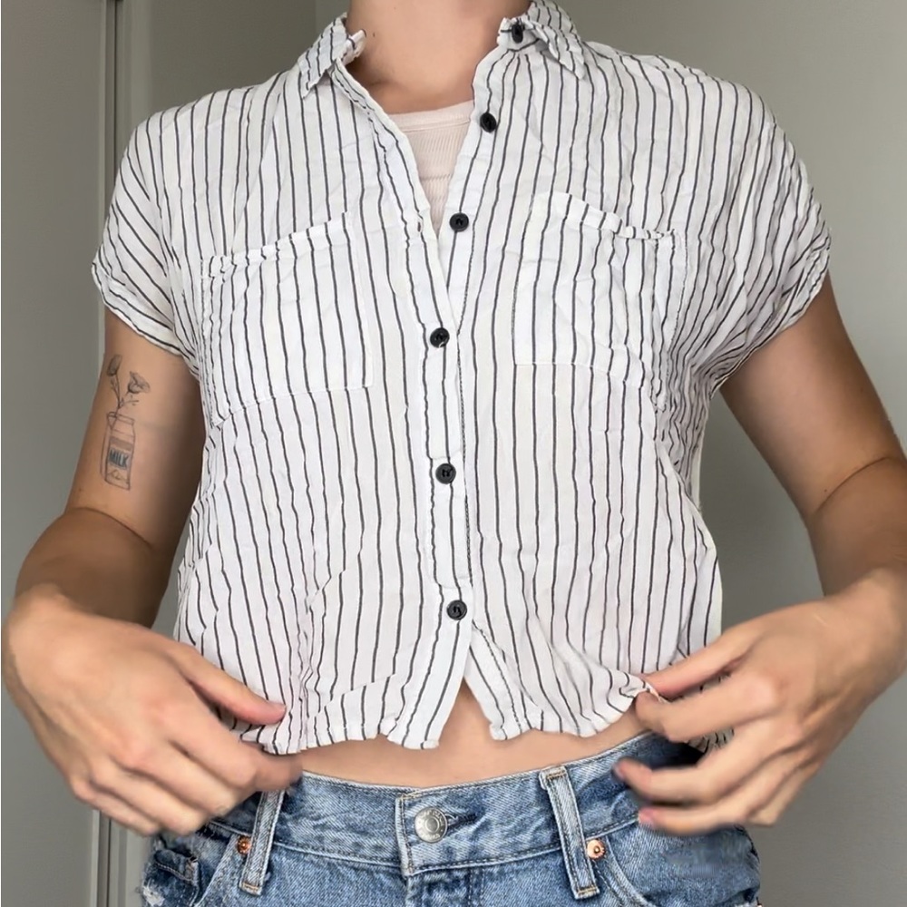 Forever 21 Striped lightweight button down